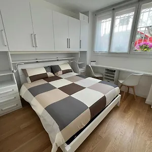  Appartamento The Small White House In